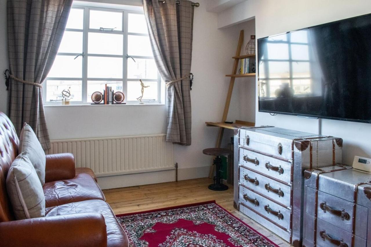 Beautifully Decorated Contemporary 2 Bedroom Flat London Exterior foto